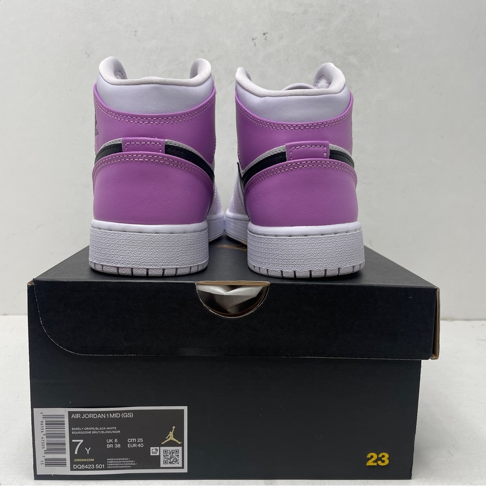 Nike Air Jordan 1 Retro Mid GS “Barely Grape/Lilac” 2023 - Picture 4 of 4